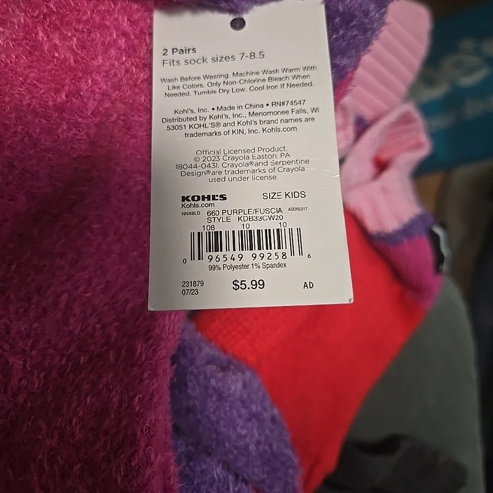 New Crayola Sets: Kid Socks in Size 7-8.5 & Adult Hat-Mittens